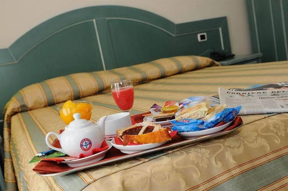 Hotel Riviera ヴァラッツェ