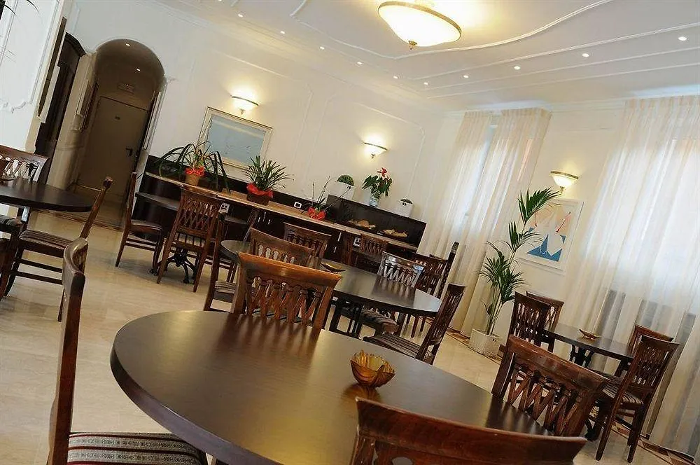 Hotel Riviera ヴァラッツェ