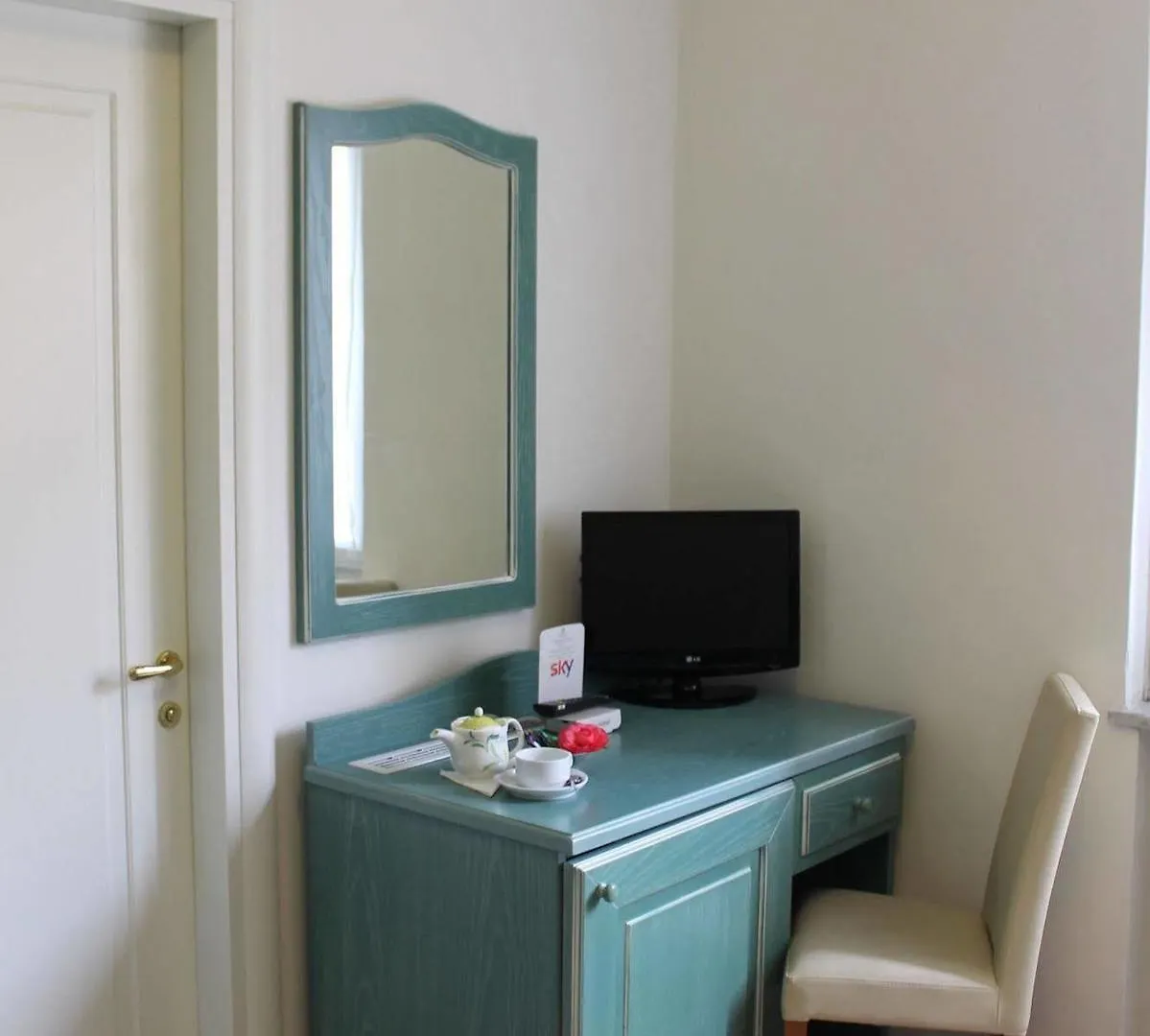 Hotel Riviera ヴァラッツェ 3*,  イタリア